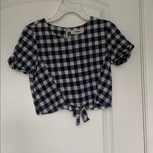 maddie blue and white checkered crop top